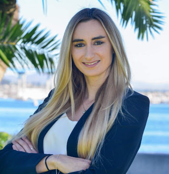 Meet your Posher, Cassandra - Picture 1 of 1